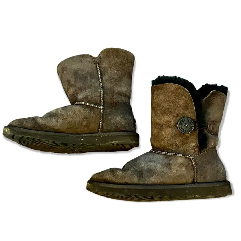 UGG questions leave